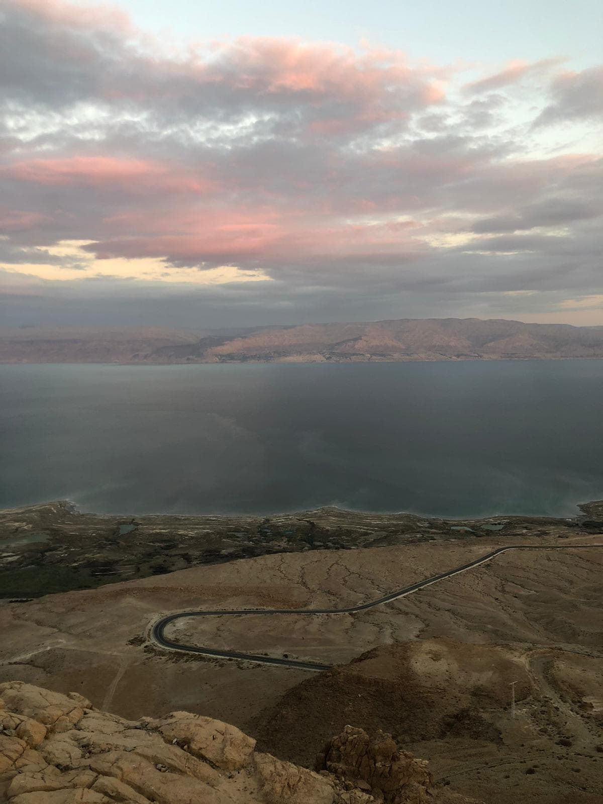 קבוצה במדיטציה